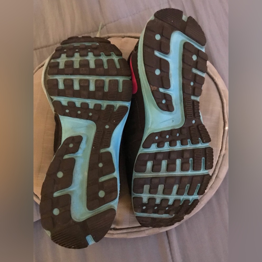 NIKE AIR- sneakers in black, aqua, pink. SZ-7.5 - Picture 3 of 3